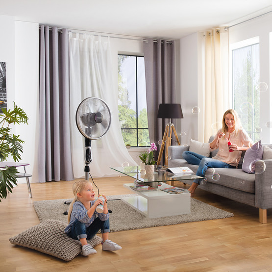 Voltomat Ayaklı Vantilatör 55W Uzaktan Kumandalı Siyah