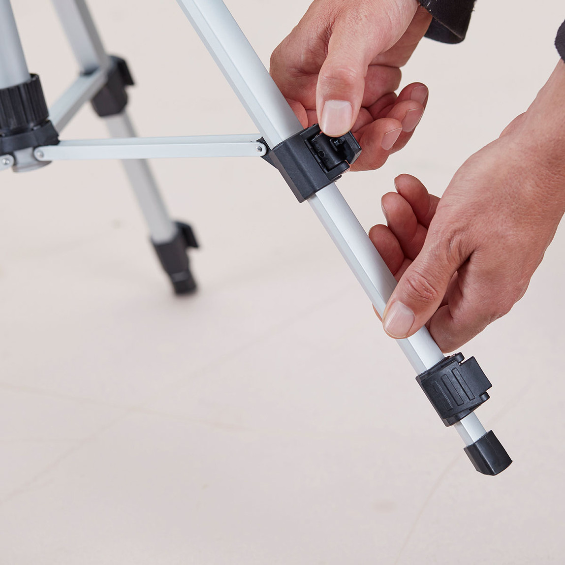    Stanley 1-77-201 Kamera ve Lazer Tripod 