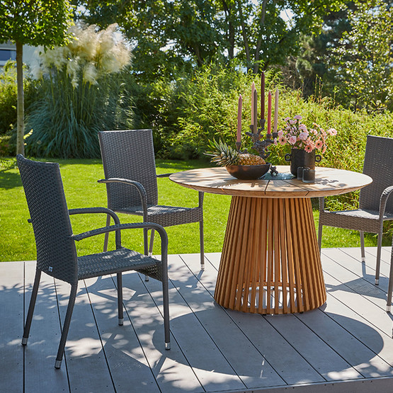 Sunfun Steel Neila Rattan Sandalye
