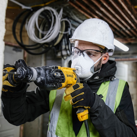 Dewalt D25133K 800W SDS Plus Pnömatik Kırıcı Delici Matkap