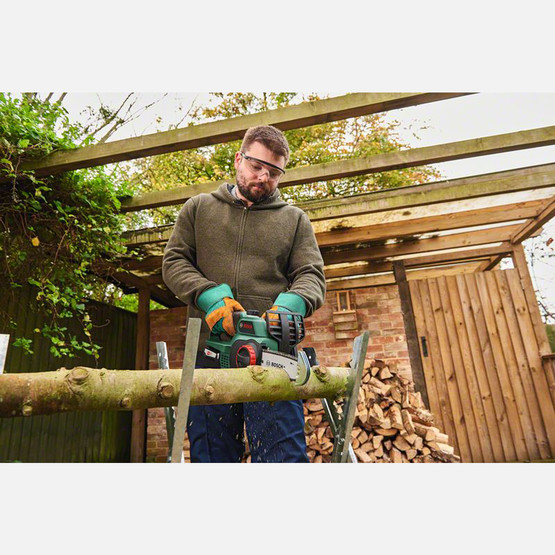 Bosch UniversalChain 18 Akülü Zincirli Ağaç Kesme Makinesi