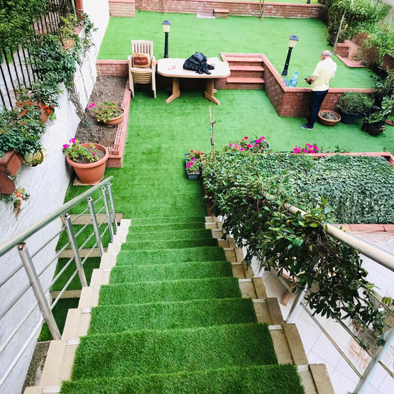 Badem 28 mm Hav Yüksekliğinde Çim Halı - 400 cm En
