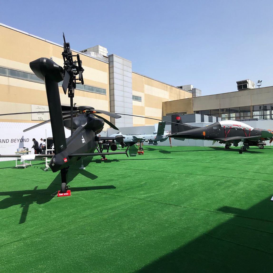    Naturel 40 mm Hav Yüksekliğinde Çim Halı - 400 cm En
 