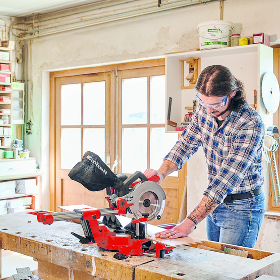 Einhell TE-SM 36/210 Li 210 mm Lazerli Solo Gönye Testere (Akü ve Şarj Cihazı Dahil Değildir.)