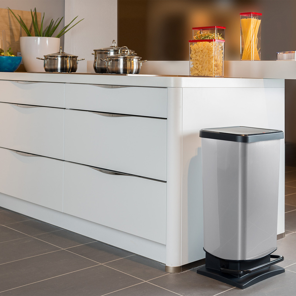    Rotho Paso Pedallı Çöp Kovası 40 L 