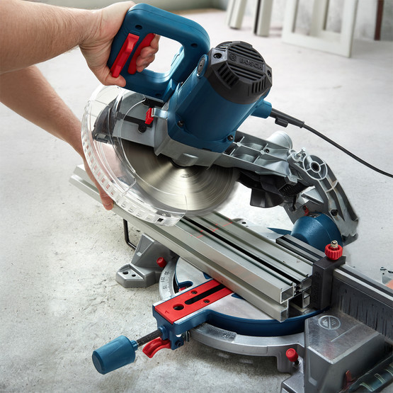 Bosch Profesyonel GCM 216 1300 W 216 mm Kızaklı Lazerli Gönye Testere  