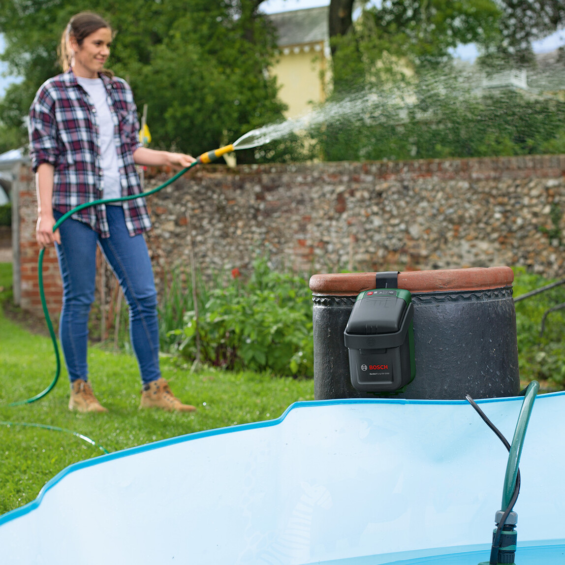    Bosch GardenPump 18-2000 Akülü Bahçe Sulama Pompası  
