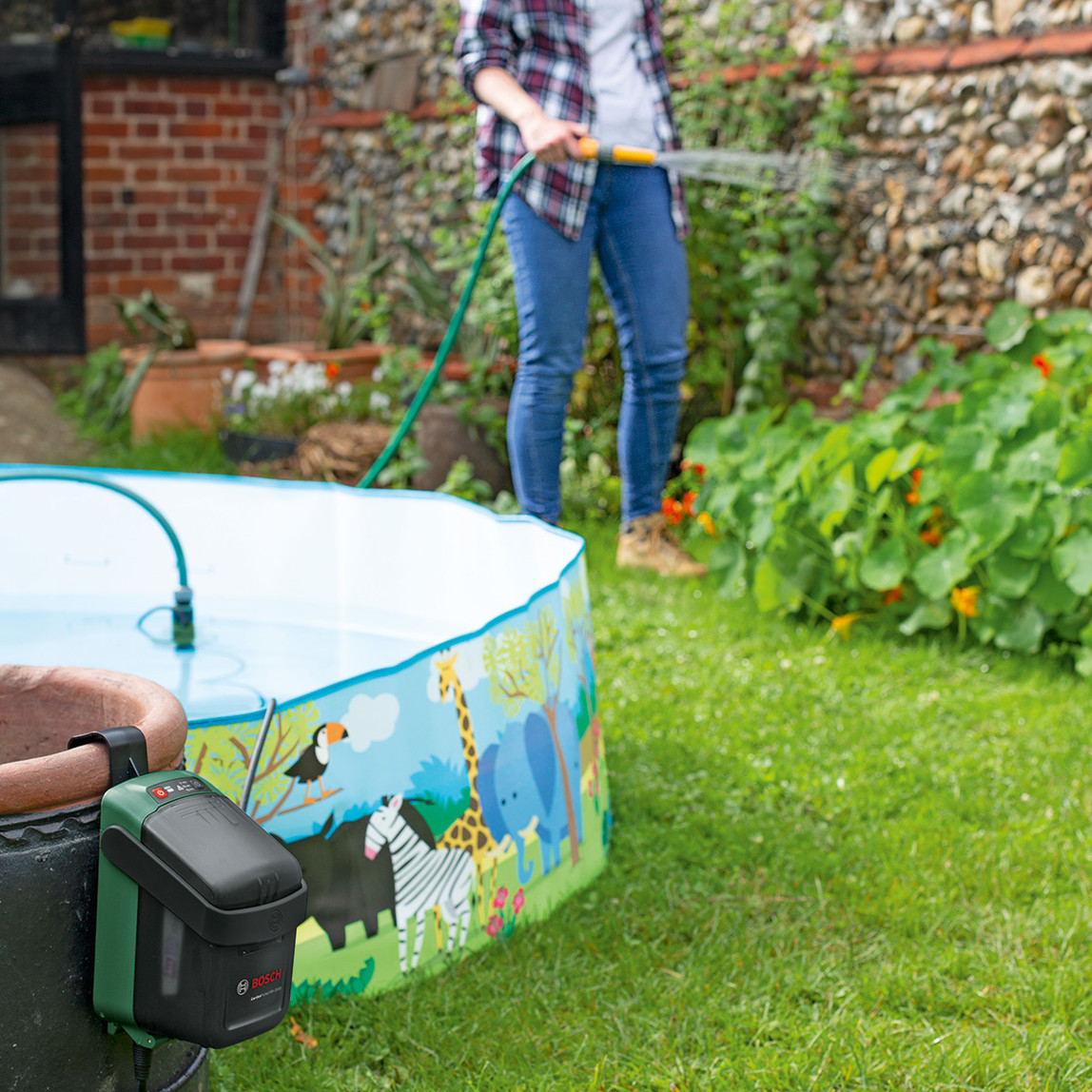    Bosch GardenPump 18-2000 Akülü Bahçe Sulama Pompası 