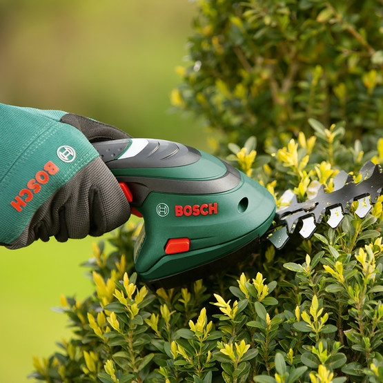 Bosch Isio III Akülü Çit Kesme Makinesi 
