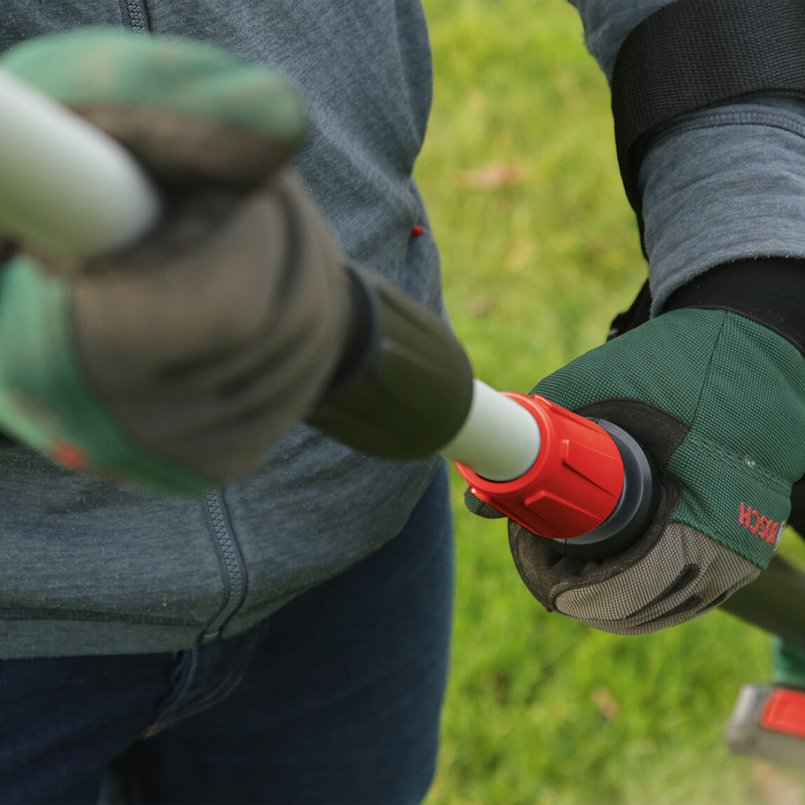    UniversalChainPole 18 Akülü Teleskopik Zincirli Budama Makinesi 