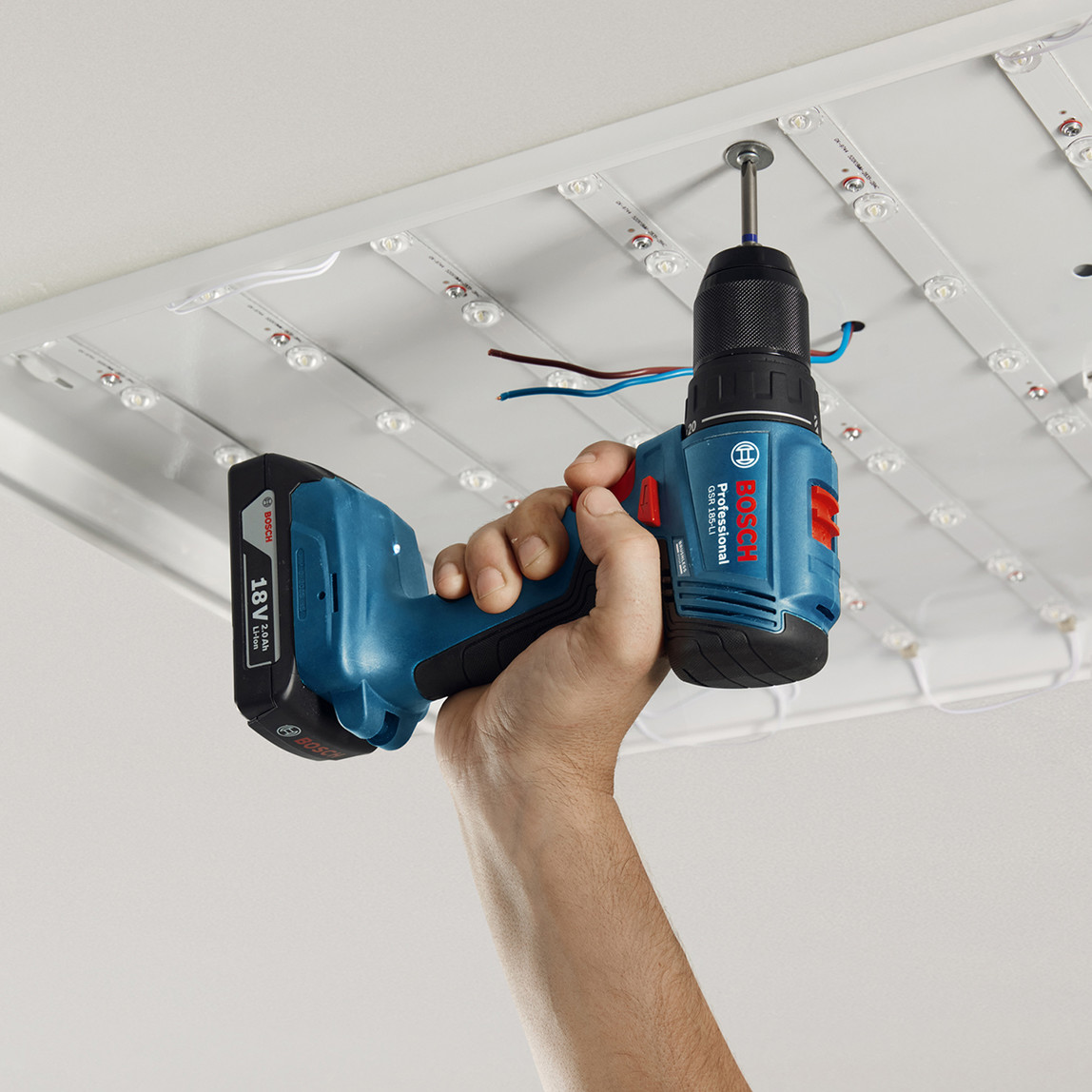    Bosch GSR 185-LI 2x2.0 Ah. Akülü Vidalama  