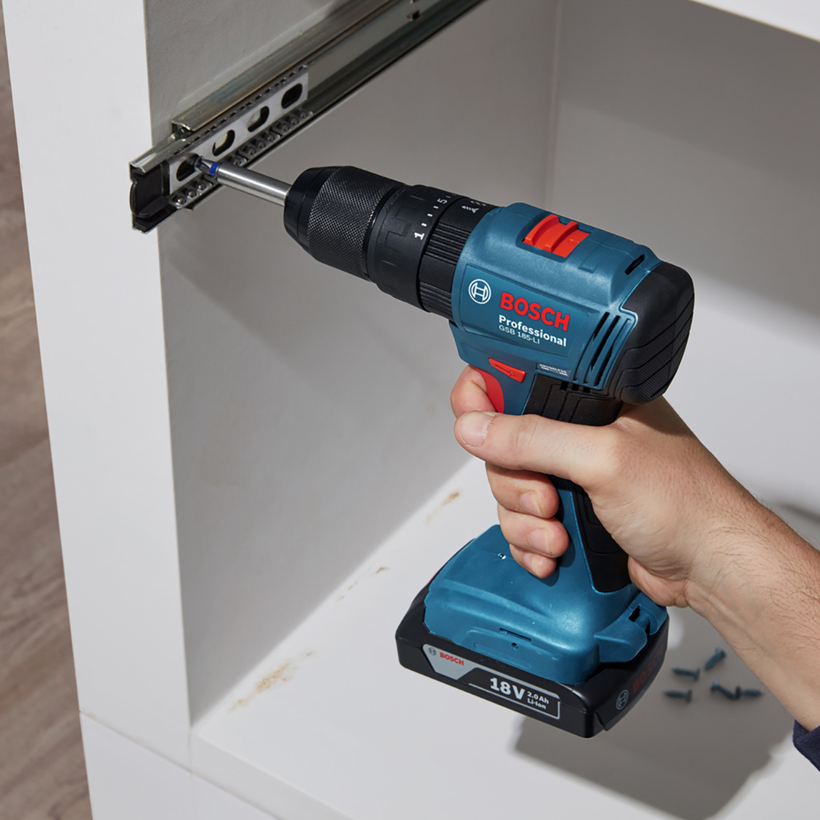    Bosch GSB 185-LI 2,0 Ah Profesyonel Darbeli Çift Akülü Vidalama  