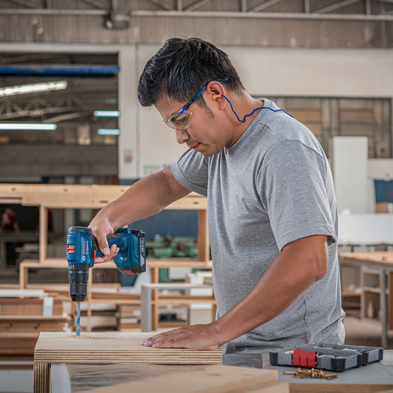 Bosch GSB 185-LI 2,0 Ah Profesyonel Darbeli Çift Akülü Vidalama 