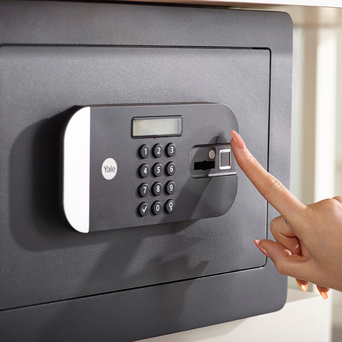    Yale YSFM/250/EG1 Parmak İzli Motorlu Kasa Ev Tipi  