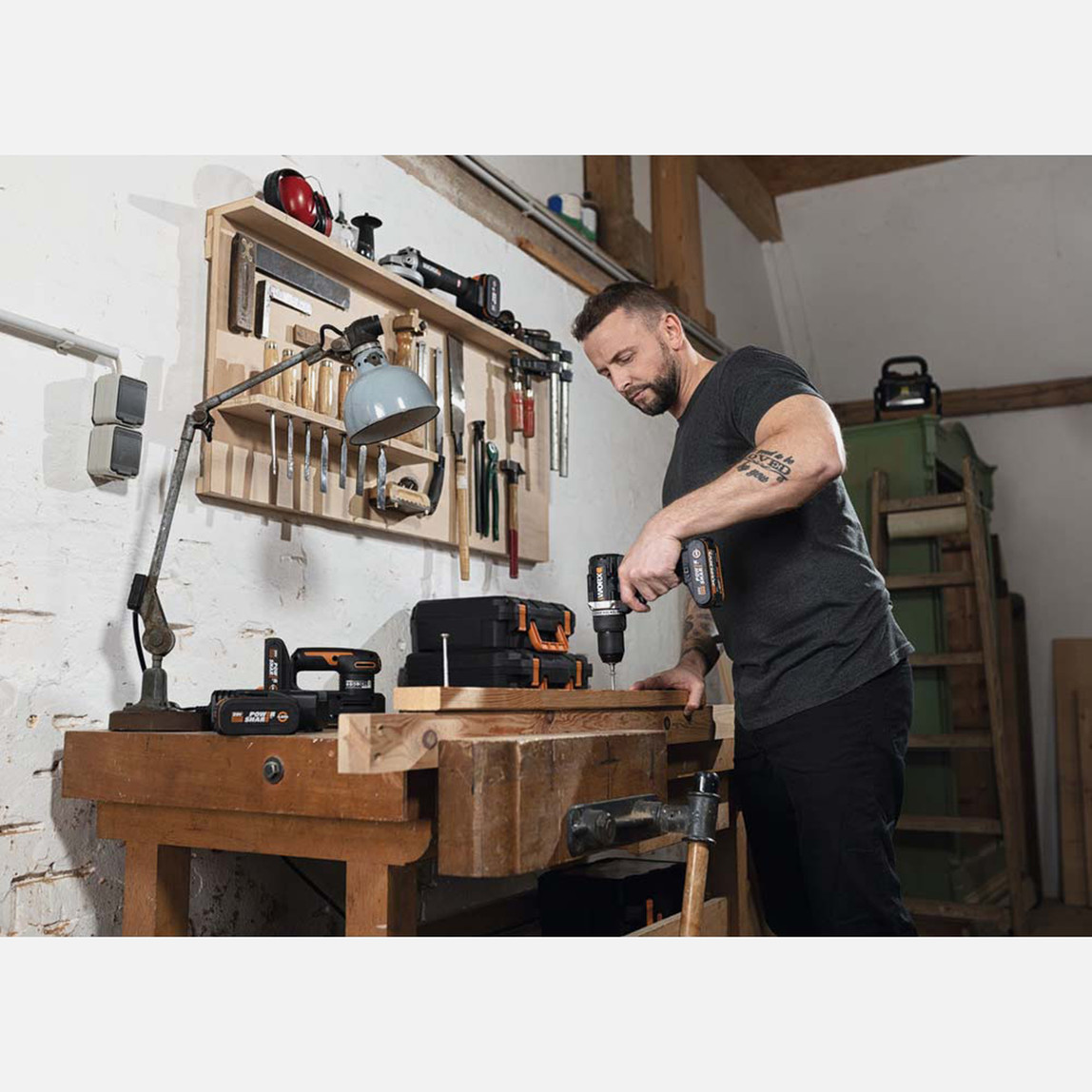    Worx WX102 20 V 2 Ah Çift Akülü Li-ion Darbeli Akülü Matkap   