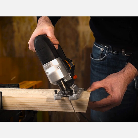 WORX WX478.1 650Watt Profesyonel Devir Ayarlı Dekupaj Testere 