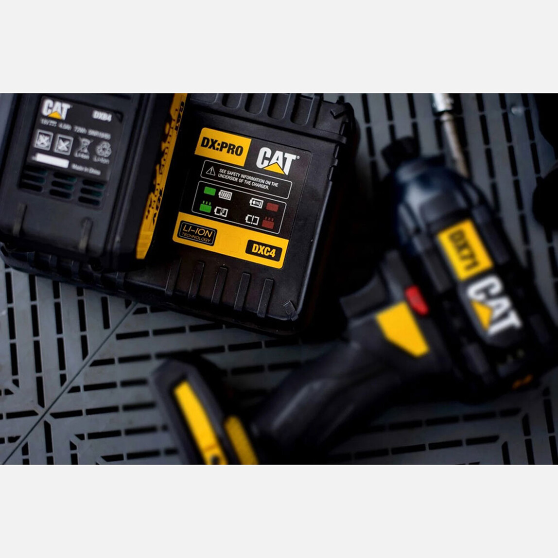    Cat Dxc4 18V 2-4-5Ah Li-ion Akü Şarj Cihazı   