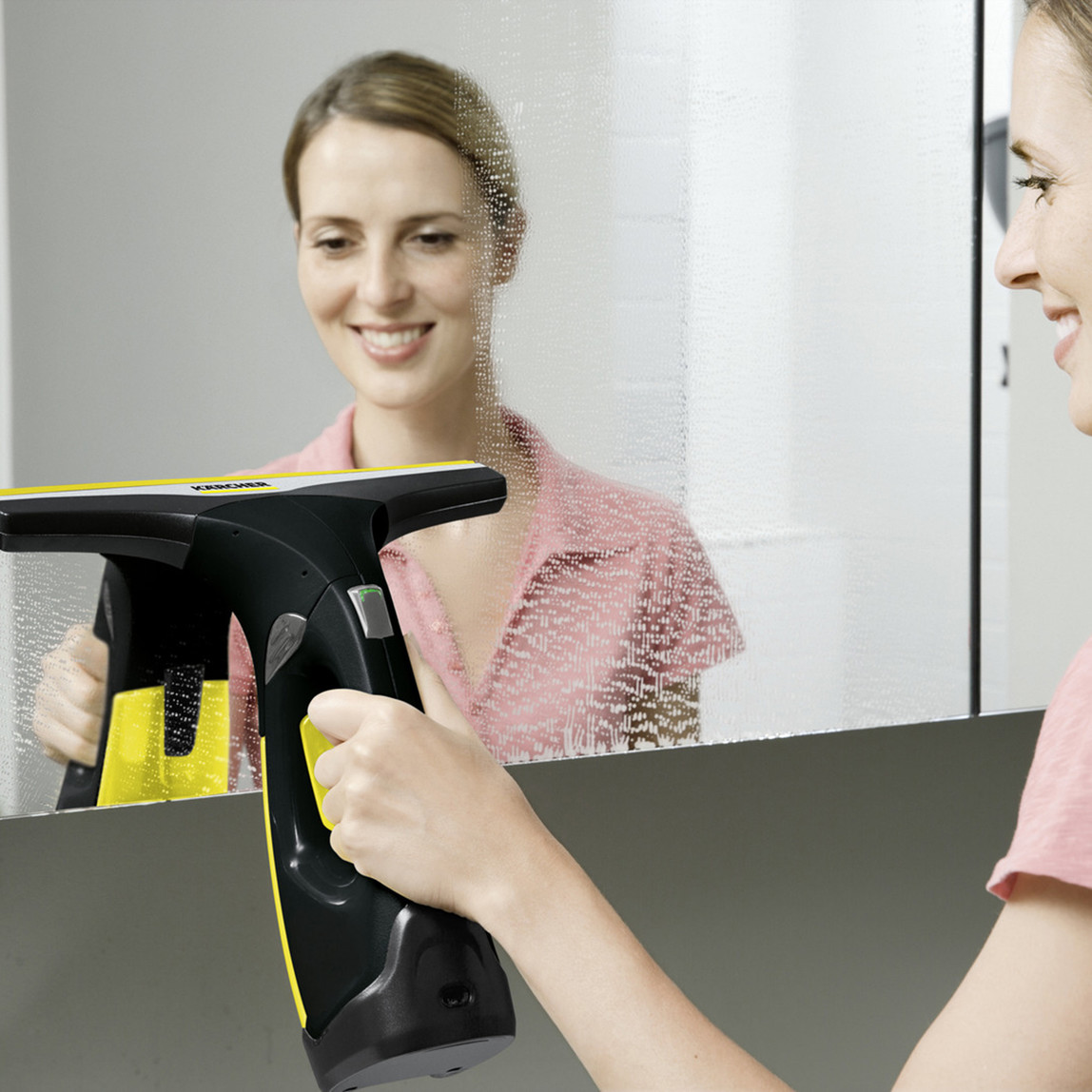    Karcher WV2 Black Edition Şarjlı Cam ve Yüzey Temizleme Makinesi  