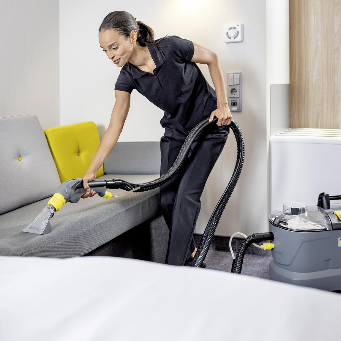    Karcher Puzzı 10/1 Profesyonel Halı ve Koltuk Yıkama Makinesi 