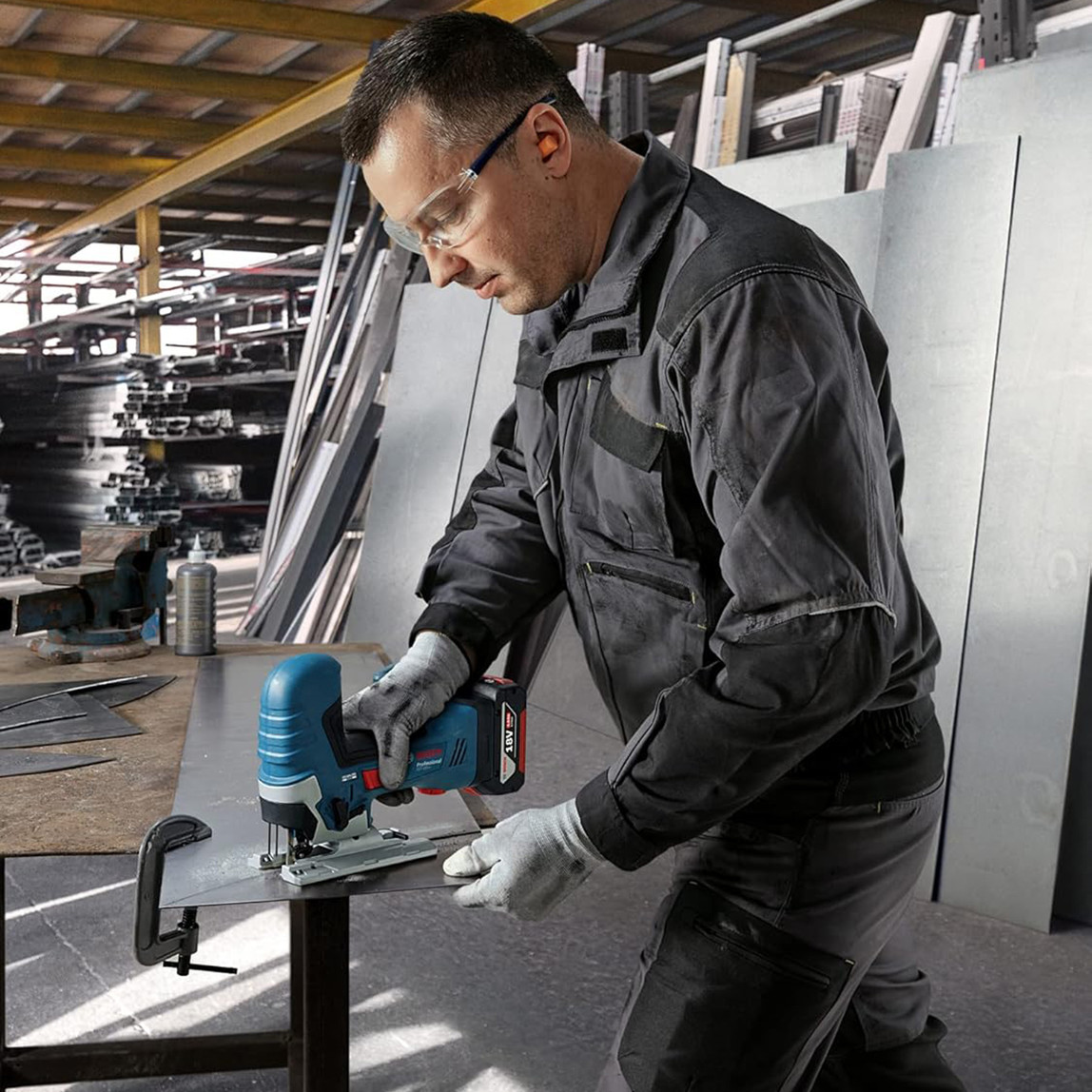    Bosch GST 185-LI Solo Profesyonel Akülü Dekupaj Testere (Akü ve Şarj Cihazı Dahil Değildir.) 