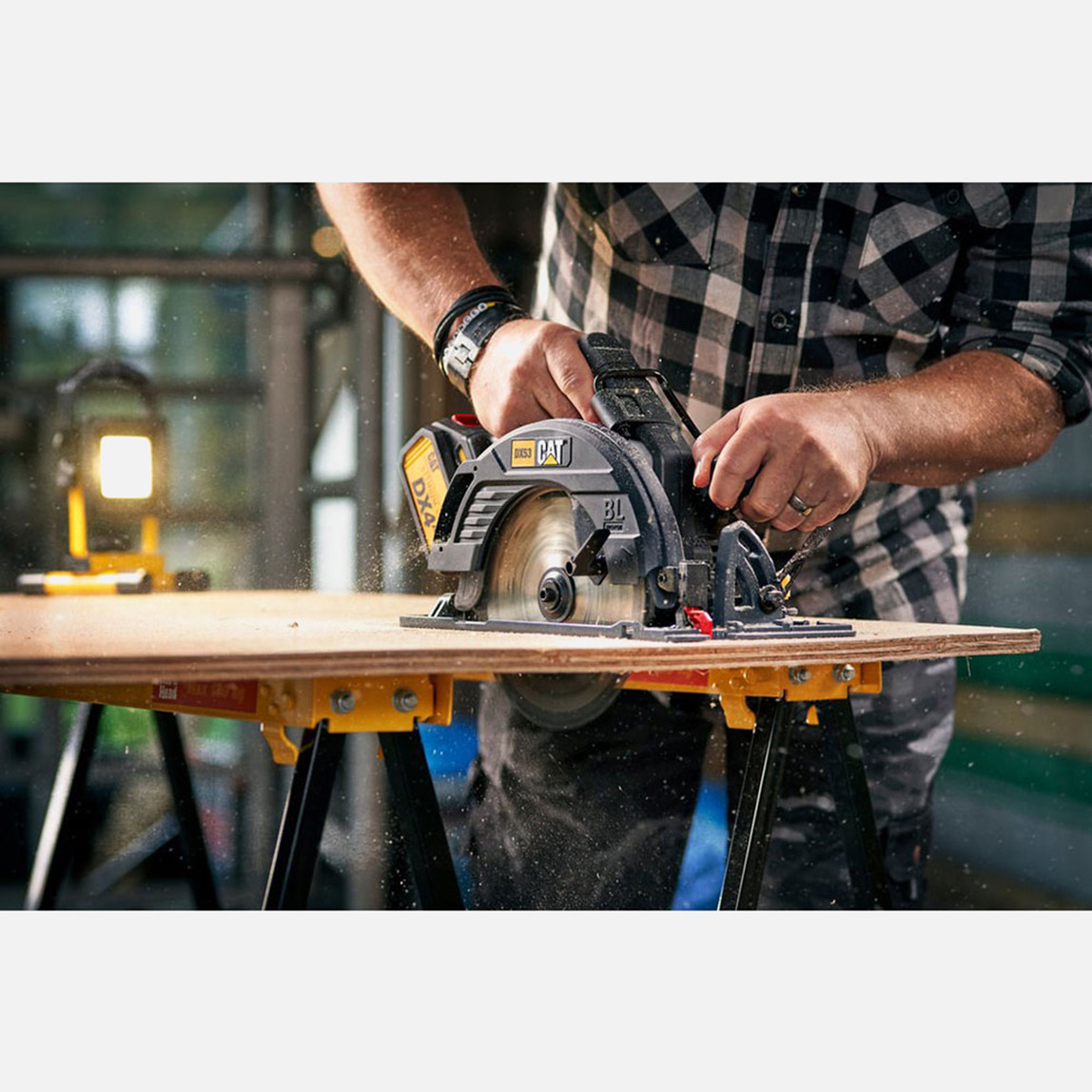    CAT DX53B 18Volt 185mm Kömürsüz Profesyonel Daire Testere (Akü ve Şarj Cihazı Dahil Değildir.) 