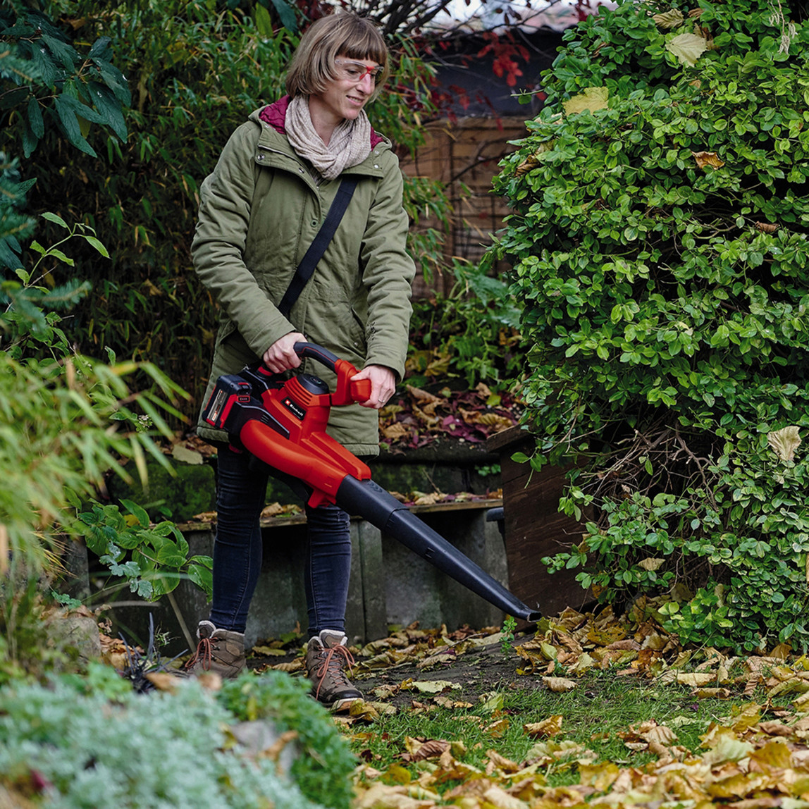    Einhell GE-CL 36/230 Li E Solo Akülü Yaprak Toplama Makinesi (Akü ve Şarj Cihazı Dahil Değildir)
  