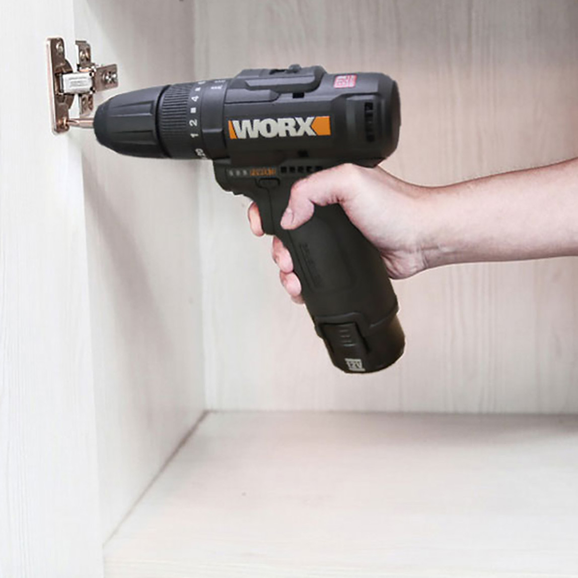    Worx WX121 12Volt/2.0Ah Li-ion Çift Akülü Kömürsüz Profesyonel Şarjlı Darbeli Matkap (5 Parça Aksesuarlı) 