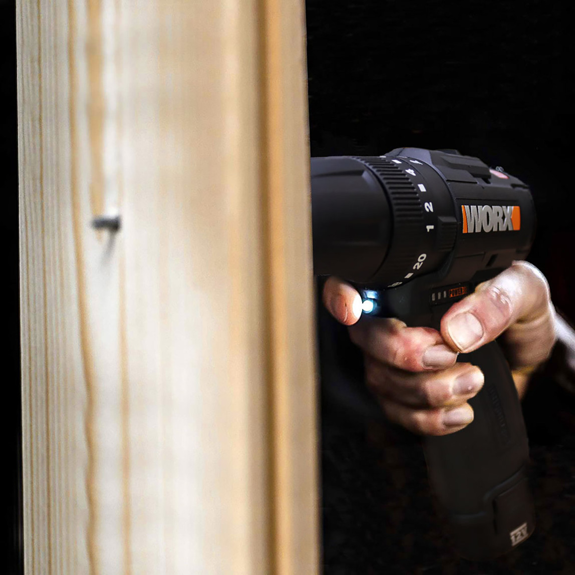    Worx WX121 12Volt/2.0Ah Li-ion Çift Akülü Kömürsüz Profesyonel Şarjlı Darbeli Matkap (5 Parça Aksesuarlı) 