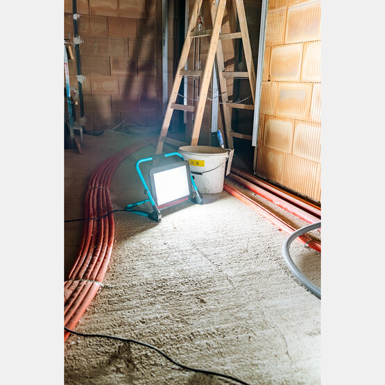 Eglo Turkis Seyyar Projektör  