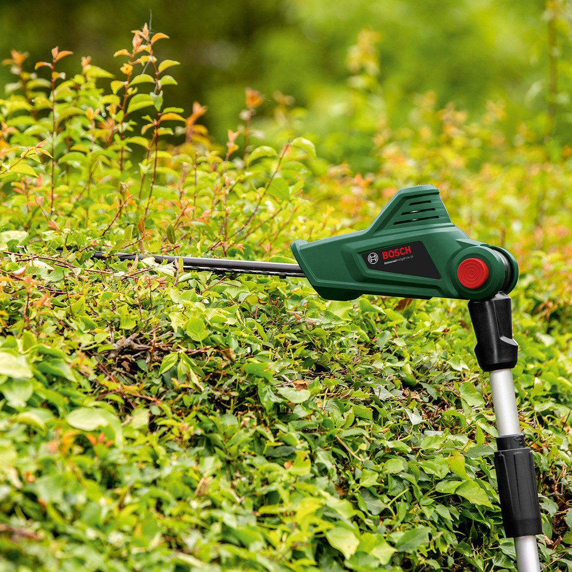    Bosch Universal Hedgepole 18 Solo Teleskopik Akülü Çit Budama Makinesi (Akü ve Şarj Cihazı Dahil Değildir)
  