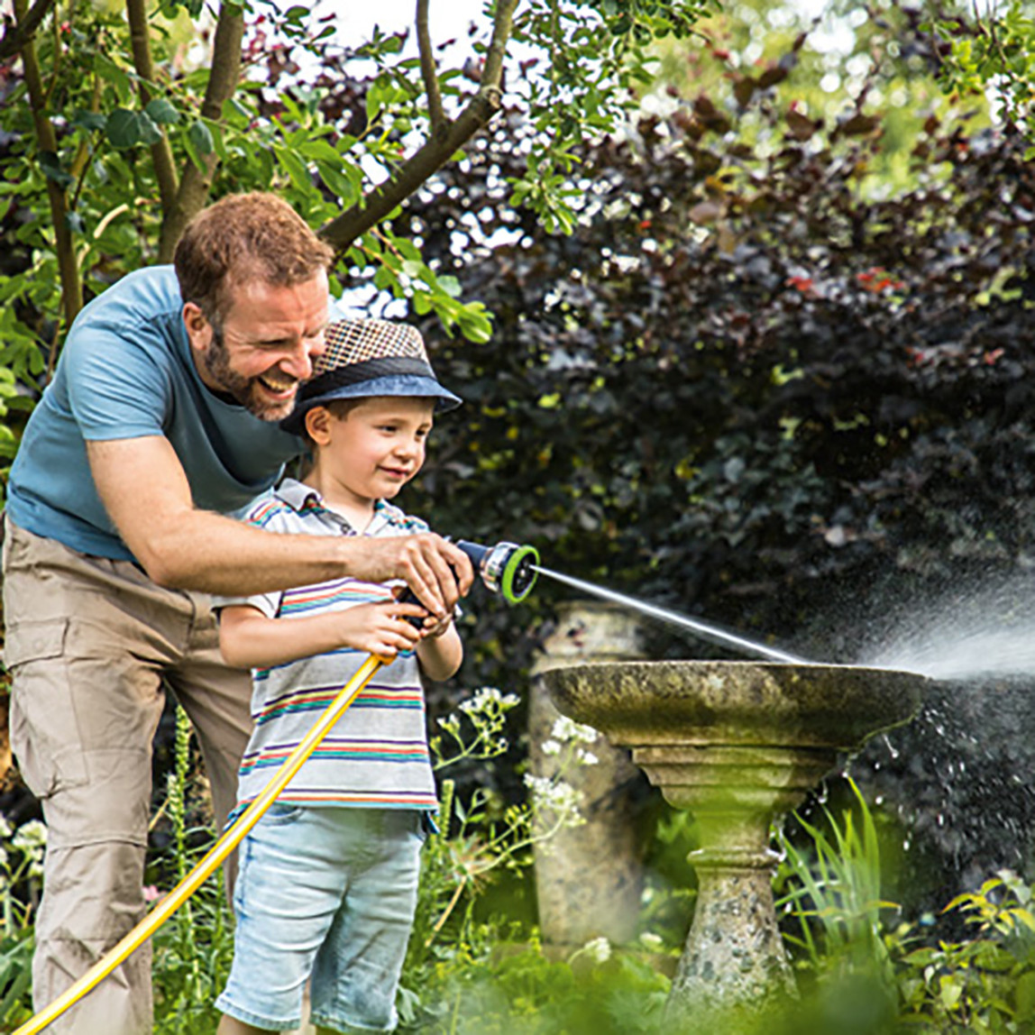    Bosch Gardenpump 18-2000 Akülü Solo Bahçe Sulama Pompası (Akü ve Şarj Cihazı Dahil Değildir)
  