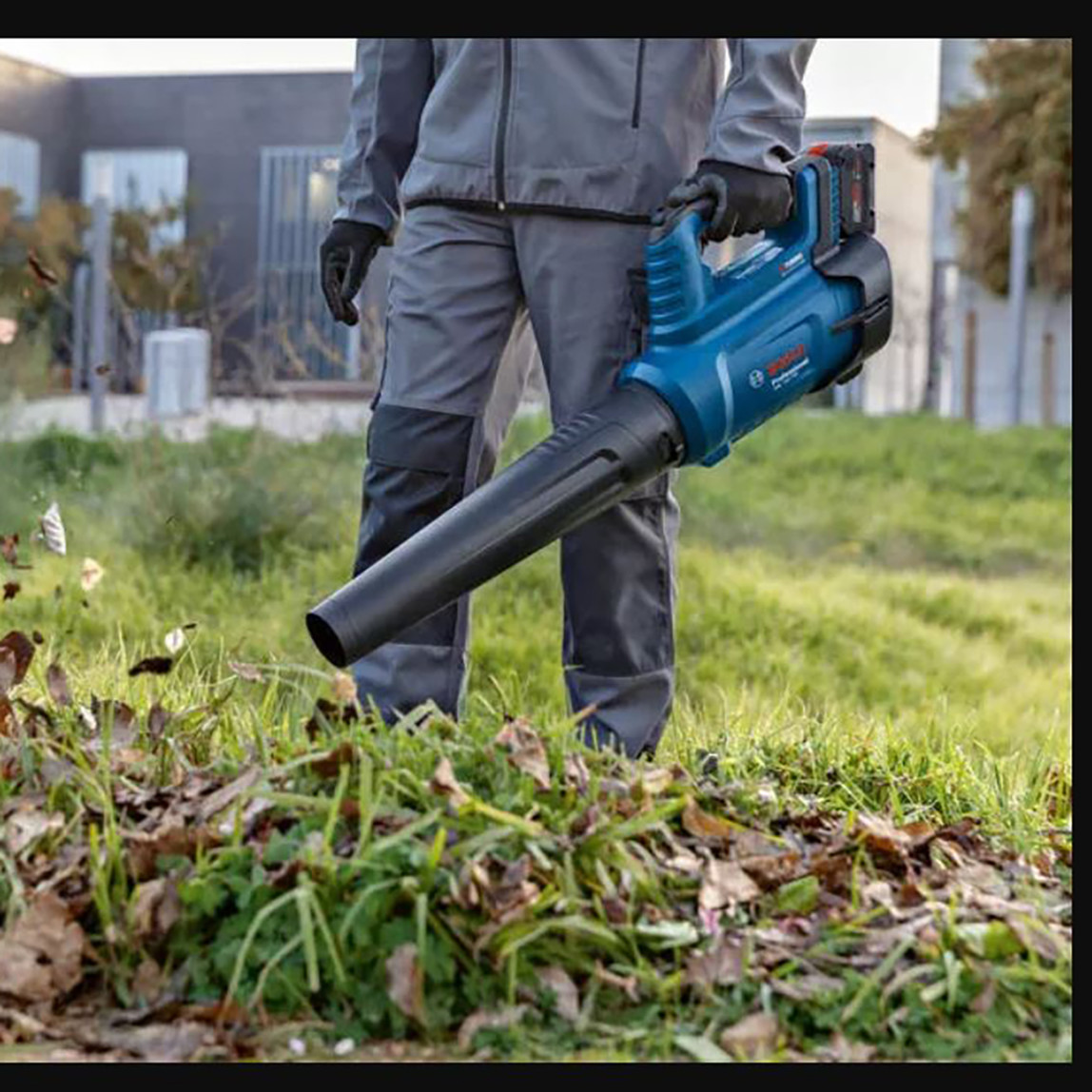    Bosch GBL 18V-750 Profesyonel Akülü Yaprak Üfleme Makinesi  