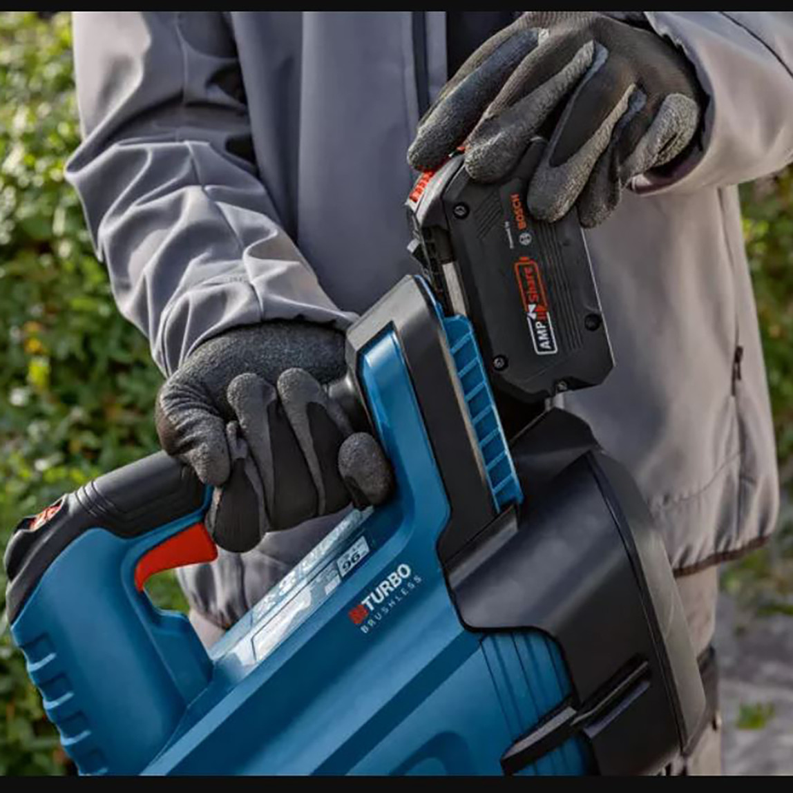    Bosch GBL 18V-750 Profesyonel Akülü Yaprak Üfleme Makinesi  