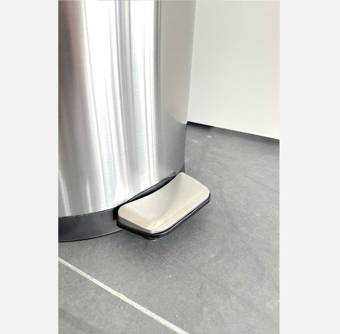    Primanova Bombe Kapaklı Çelik Çöp Kovası 30L 