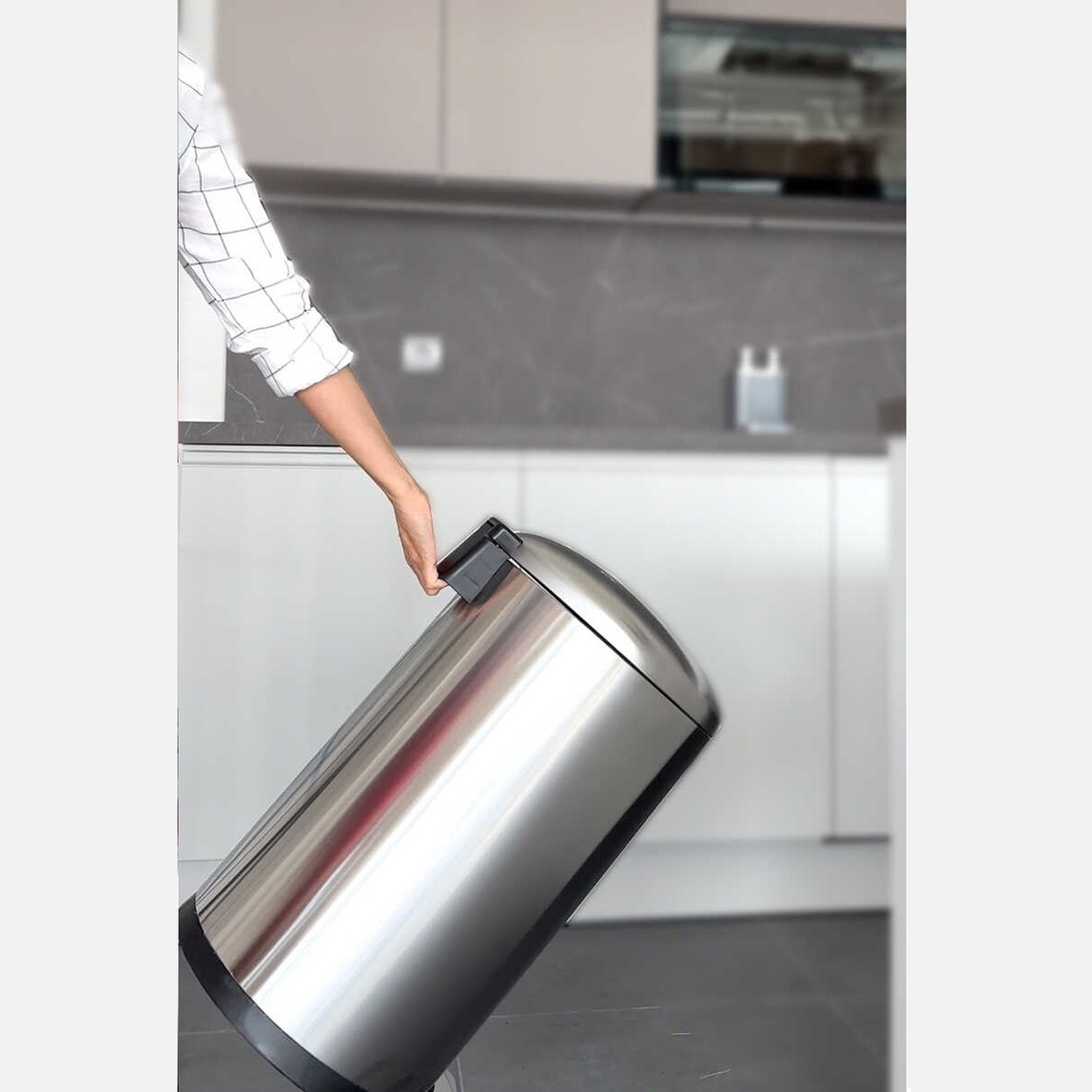    Primanova Bombe Kapaklı Çelik Çöp Kovası 30L 