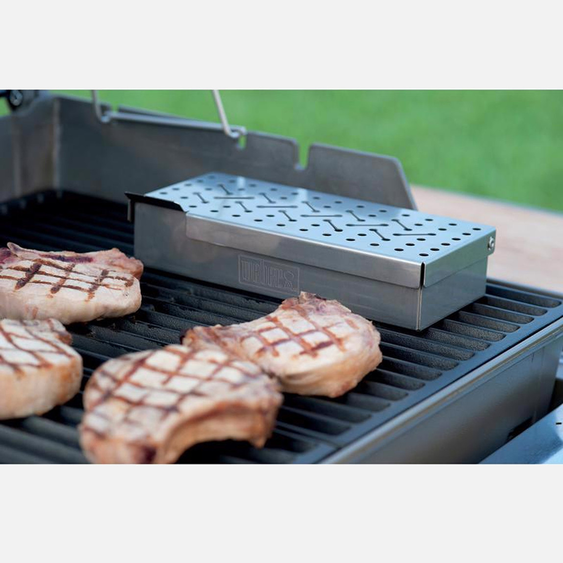    Weber Universal  Mangal Tütsü Kutusu 7576

 