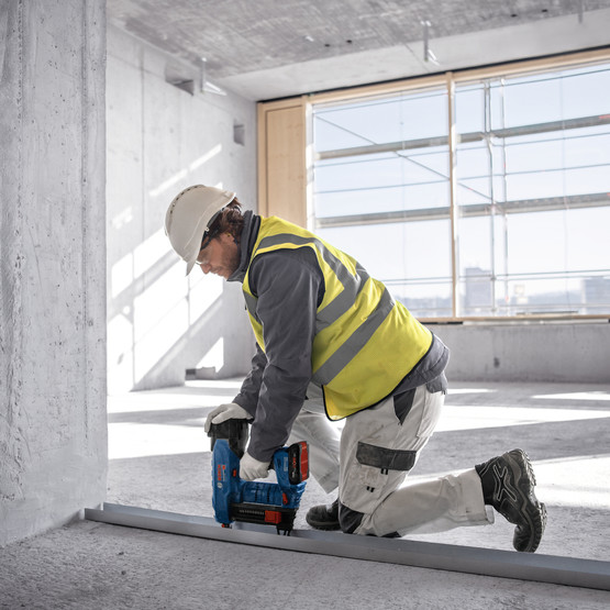 Bosch GNB 18V-38 Profesyonel Akülü Beton Çivi Çakma Makinesi