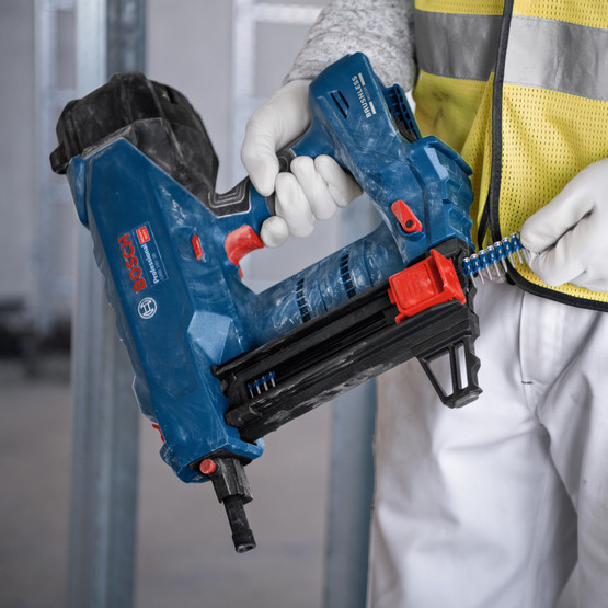 Bosch GNB 18V-38 Aküsüz Çivi Çakma Makinesi