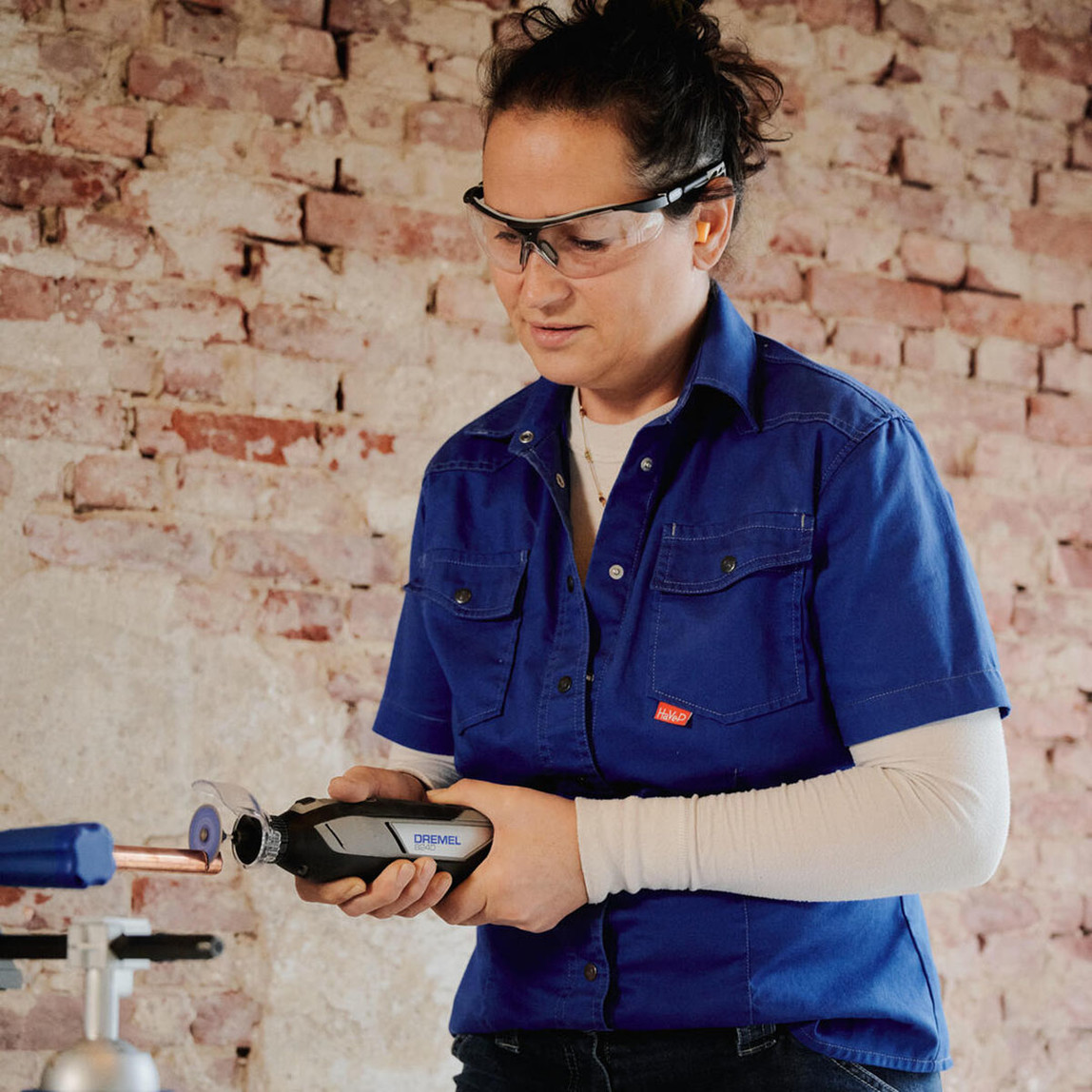    Dremel  8240 (8240-3/45) Çok Amaçlı El Motoru 