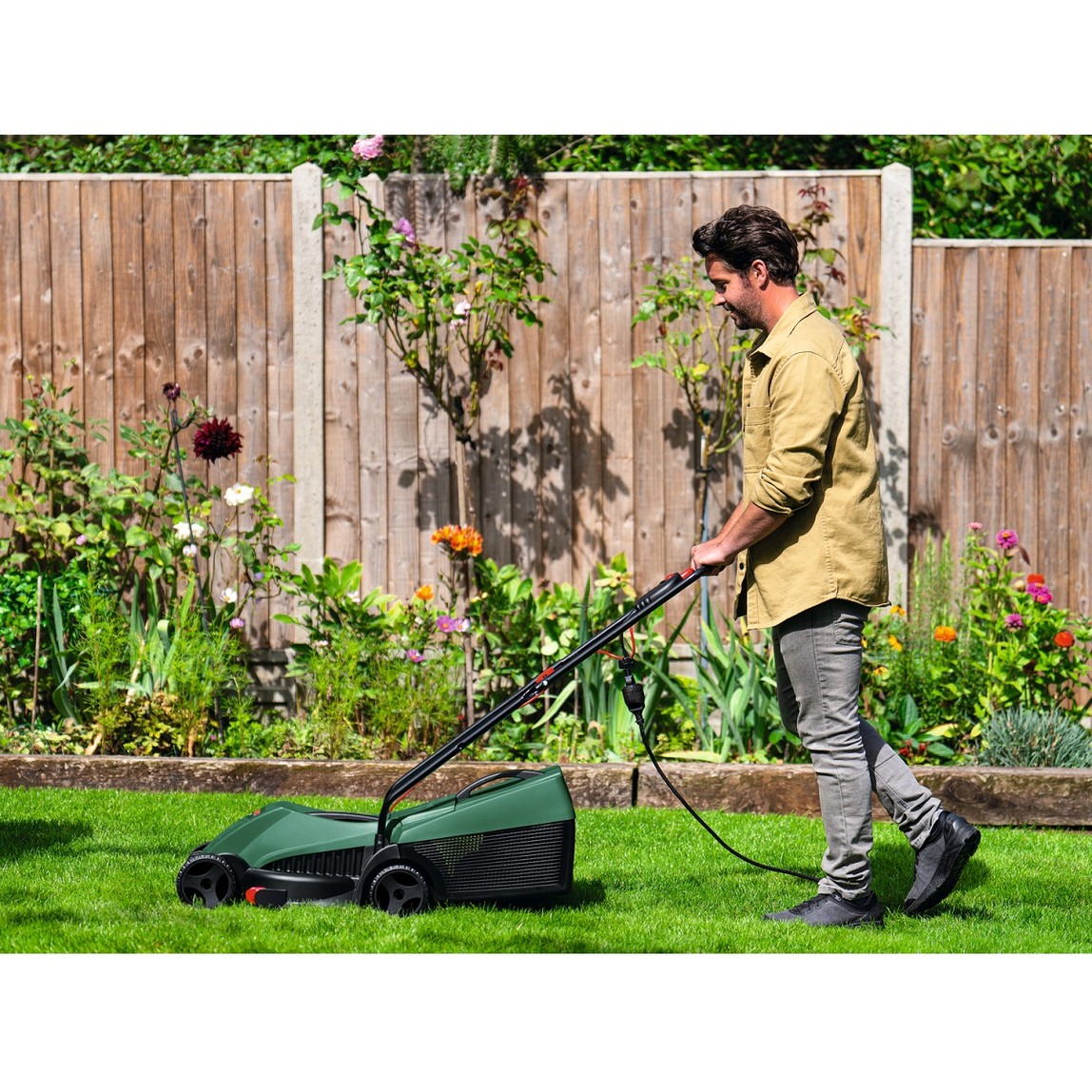    Bosch Easy Rotak 32-235 Çim Biçme Makinesi 