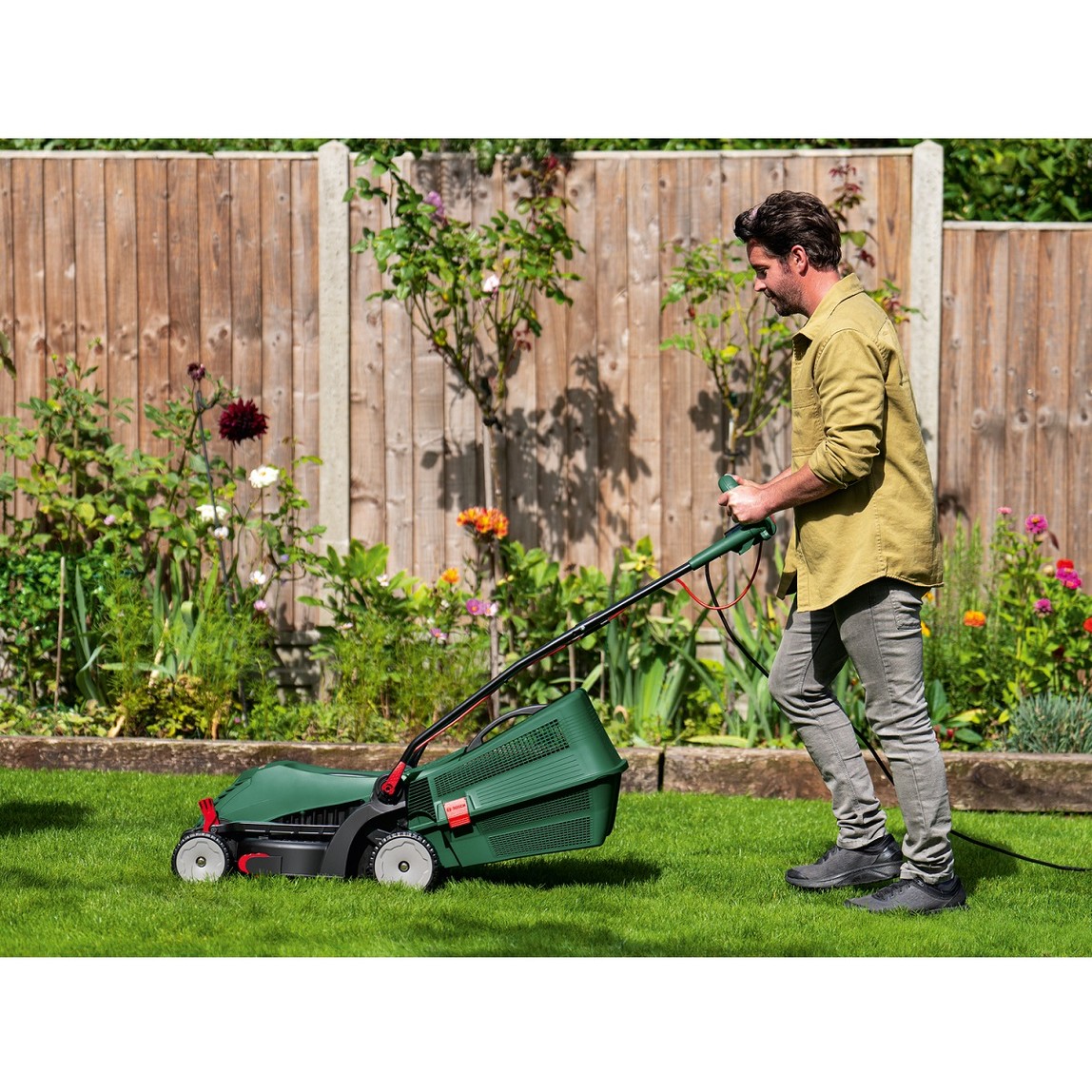    Bosch Universal Rotak 34-405 Çim Biçme Makinesi 