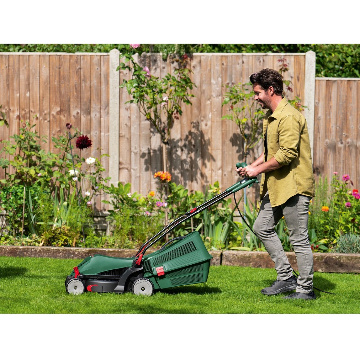    Bosch Universal Rotak 37-555 Çim Biçme Makinesi 