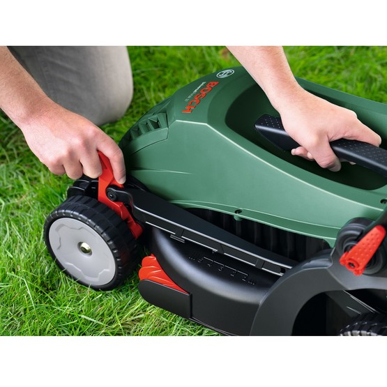 Bosch Universal Rotak 37-555 Çim Biçme Makinesi