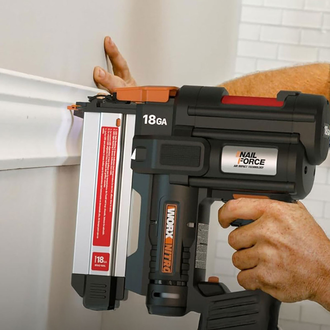    Worx WX842 20 Volt 2.0Ah Li-ion 15-50 mm Profesyonel Şarjlı Çivi Çakma Makinesi (2700 Adet Yedek Çivi Hediye) 