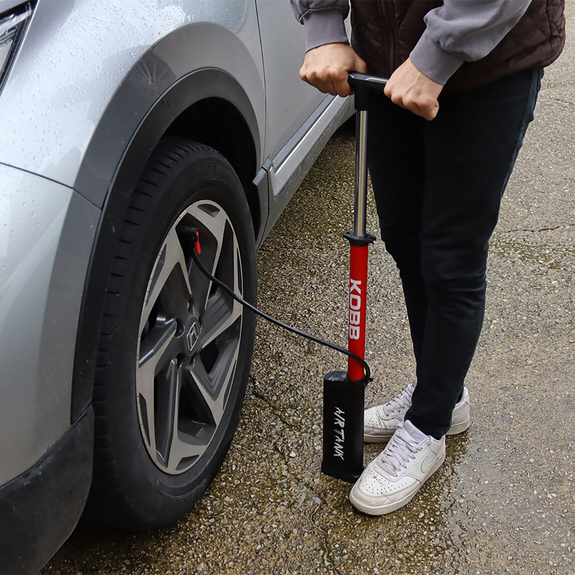    KOBB KB3256D 87 PSI Dijital Basınç Göstergeli Taşınabilir El Pompası 