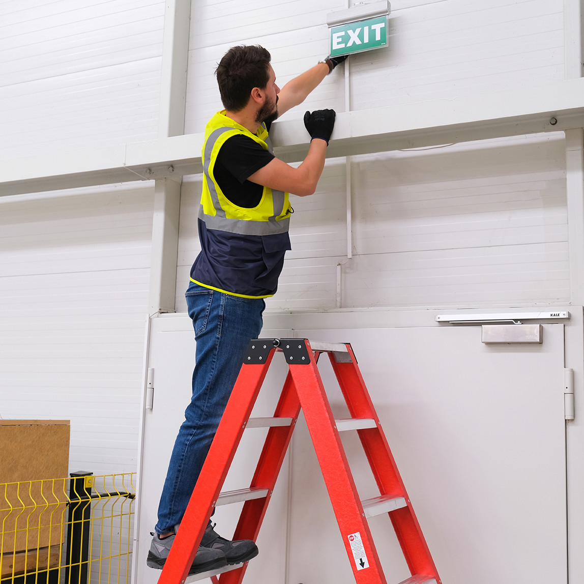    Çağsan BFC4 Fibero Elektrik Yalıtımlı 4 Basamaklı Merdiven 