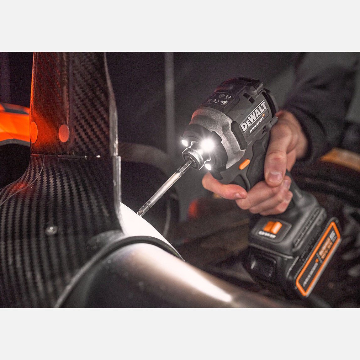    Dewalt DCK200MP2T-QW X Mclaren 18V XR 5.0 Ah. 2'li Akülü Vidalama Makine Seti 