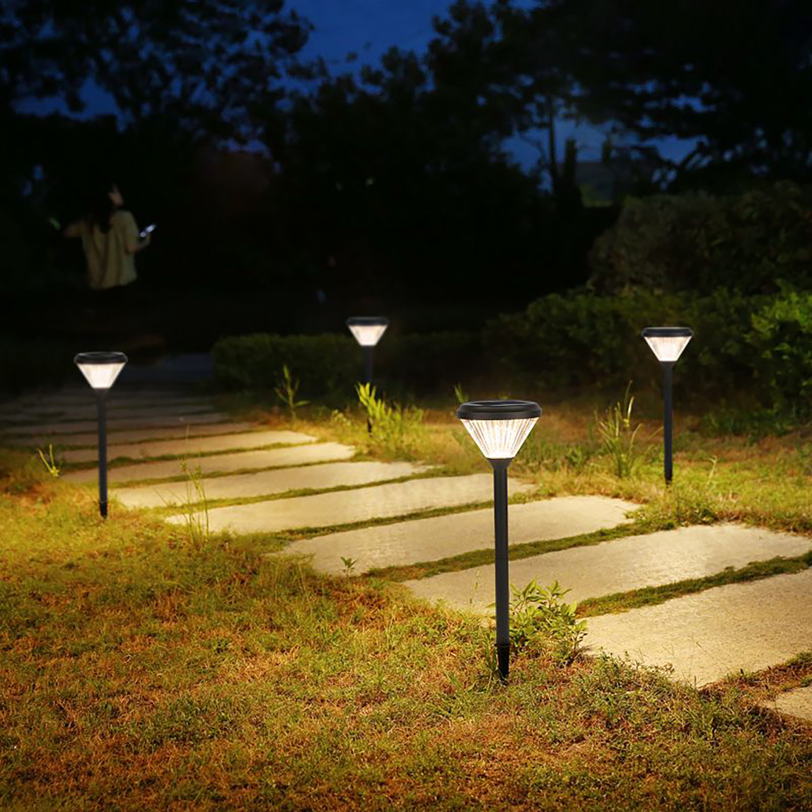    Solar Saplama Bahçe Lambası 