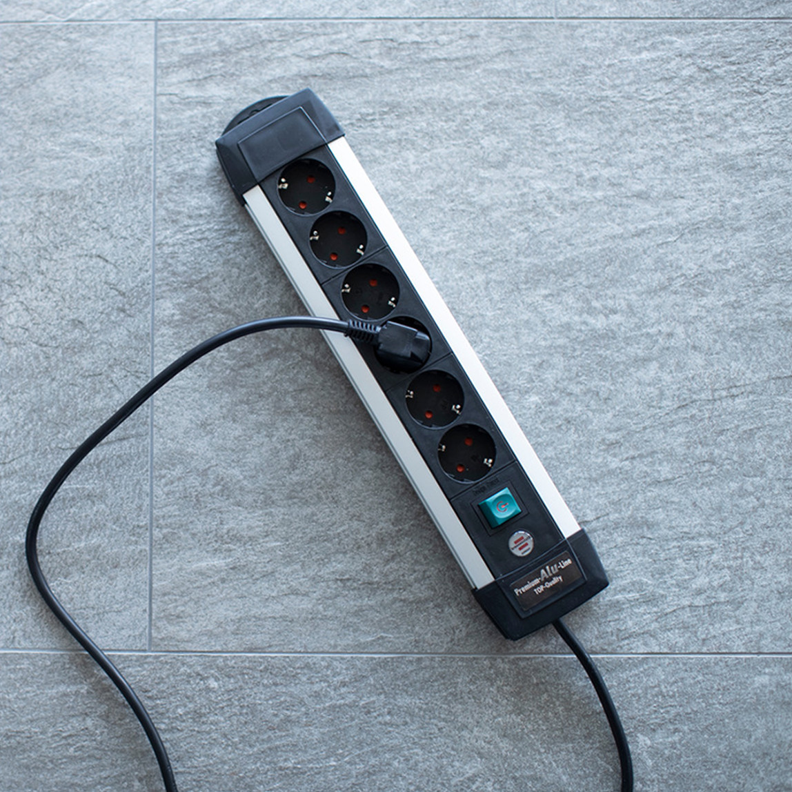    Brennenstuhl Premium Line 6'lı Anahtarlı Priz 3m 