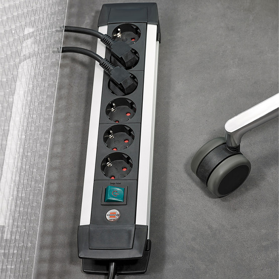 Brennenstuhl Premium Line 6'lı Anahtarlı Priz 3m